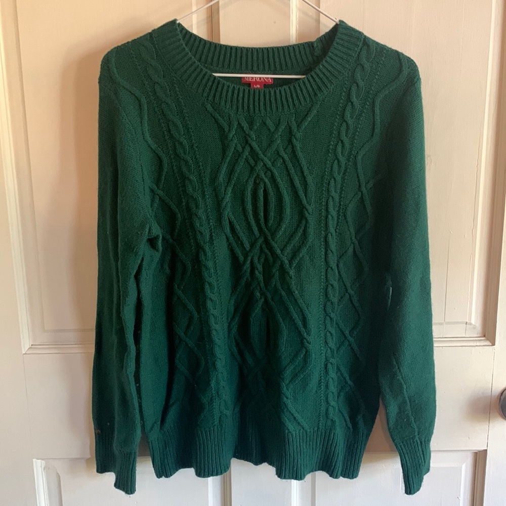 Forest green cableknit sweater